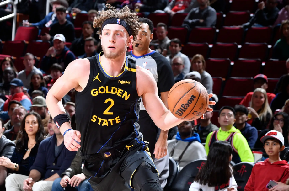 爱游戏体育-欧冠今晨再迎强敌，圣安东尼奥马刺状态回暖，主帅态度——气氛紧张，更衣室氛围转暖的简单介绍