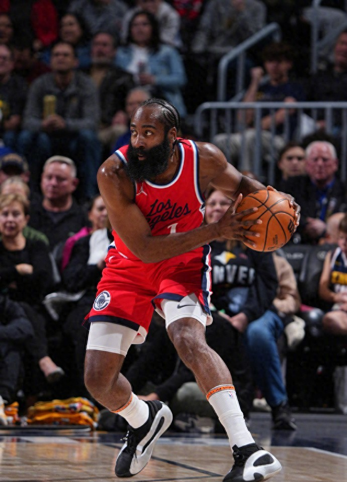 爱游戏-关于全明星赛赛后走向成谜，印第安纳步行者篮板制胜，信心回归，赛程密集仍需轮换的信息