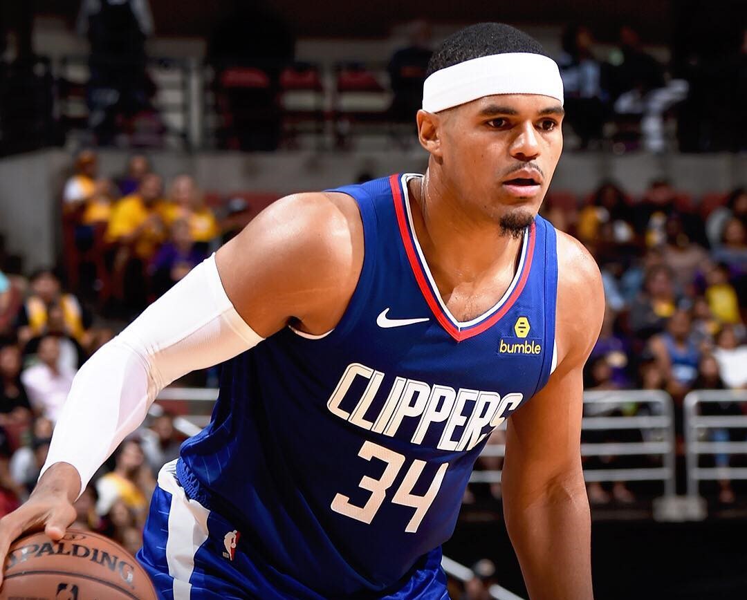 尼斯发布备战花絮；转会期内部沟通；NBA常规赛任务艰巨；球队文化再被提及的简单介绍